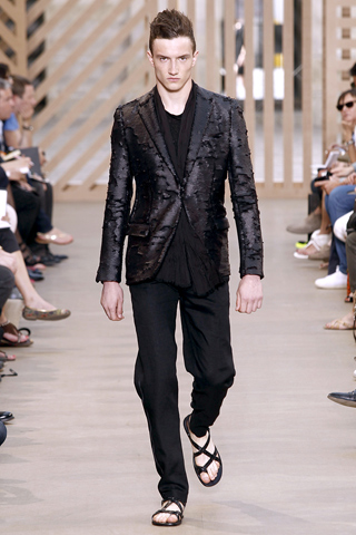 Louis Vuitton / - 2011